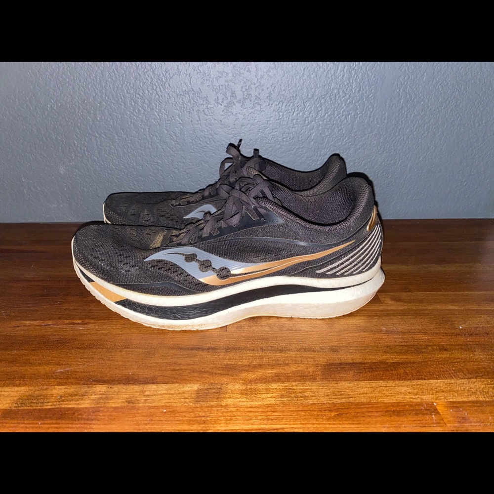 Saucony Endorphin Speed (size12)